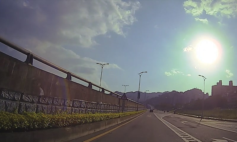 Glare and strong-light suppression